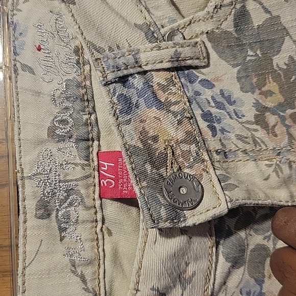 Floral Print Skinny Jean - Picture 5 of 10